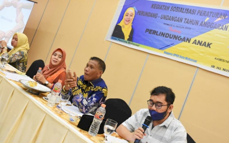 SOSIALISASI PERDA. Anggora DPRD Kota Makassar, Nurul Hidayat, saat menggelar sosialisasi Peraturan Daerah (Perda) nomor 5&nbsp; tahun 2018 tentang Perlindungan Anak di Hotel Pesonna Makassar, Kamis (18/11/2021). foto: istimewa