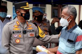 Kapolres Palopo Apresiasi Peserta Vaksinasi dengan Hadiah