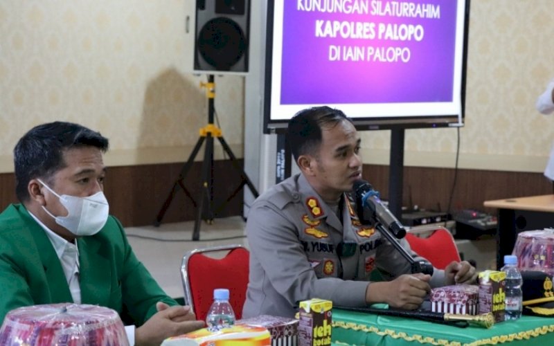 SILATURAHMI. Kapolres Palopo, AKBP Muh Yusuf Usman, saat silaturahmi dengan civitas akademika IAIN Palopo di Aula Rektorat Lantai III Kampus IAIN Palopo, Senin (13/12/2021). foto: istimewa