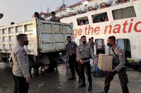 Perjuangan Brimob Bone Bantu Korban Gempa di Pulau Bonerate