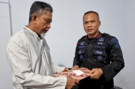 Brimob Bone Kembali Salurkan Zakat Profesi