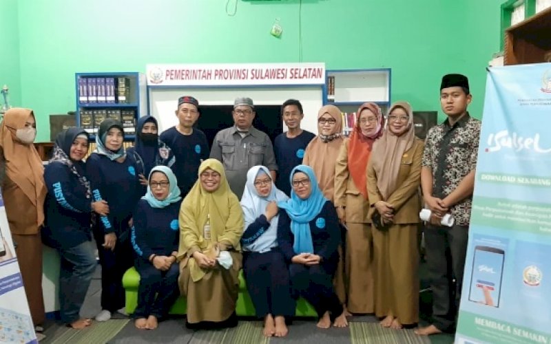 POCADI. Pemprov Sulsel menghadirkan perpustakaan di tempat-tempat strategis yang dilengkapi dengan Pojok Baca Digital (Pocadi), salah satunya di masjid-masjid. foto: istimewa