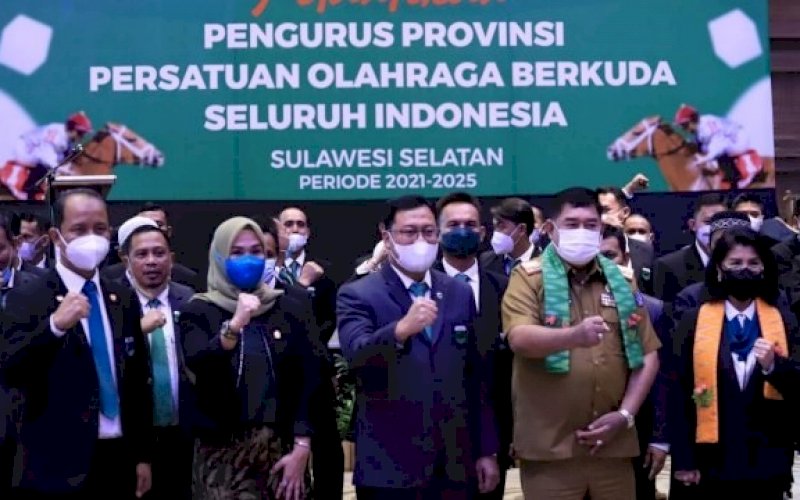 PELANTIKAN. Sekda Provinsi Sulsel, Abdul Hayat Gani, saat hadir di pelantikan Pengprov Pordasi Sulsel periode 2021-2025 di Hotel Four Points by Sheraton Makassar, Selasa (25/1/2022). foto: istimewa