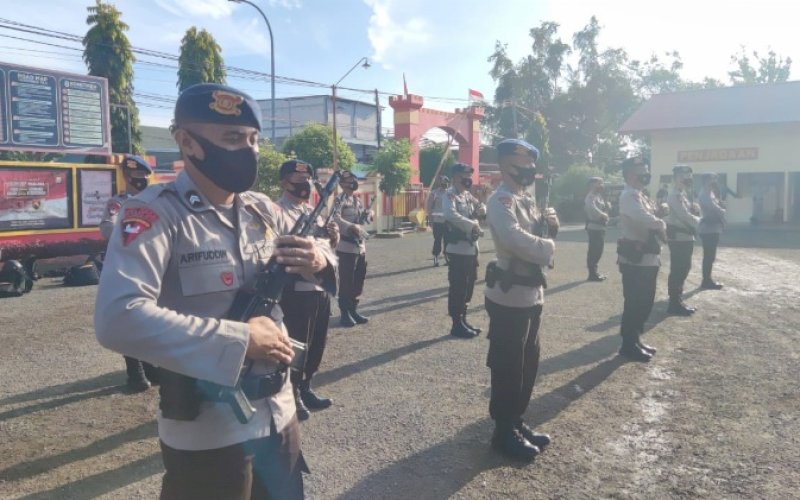 LATIHAN. Personel Batalyon C Pelopor melaksanakan latihan PBB Bersenjata, Senin (10/1/2022). foto: istimewa