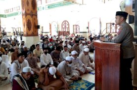 Kapolres Palopo Jaga Sinergitas dengan Masyarakat Melalui Safari Jumat