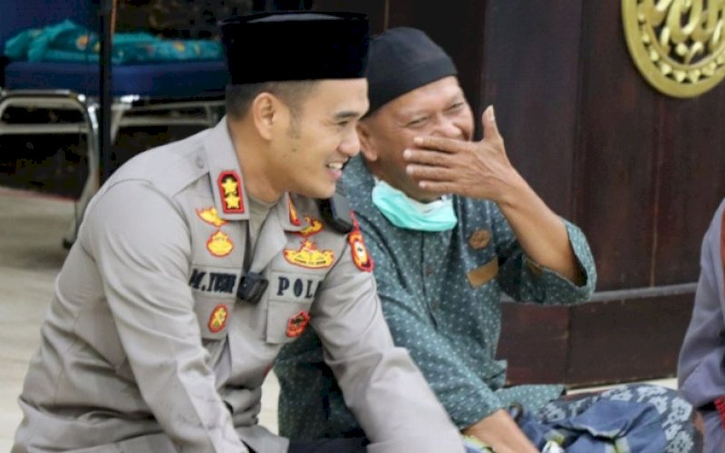 SAFARI SUBUH. Kapolres Palopo, AKBP Muh Yusuf Usman, safari subuh di Masjid Istiqamah, Kelurahan Mungkajang, Kecamatan Mungkajang, Kota Palopo. Selasa (11/1/2022). foto: istimewa