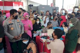 Kapolda Sulsel Gelorakan Vaksinasi Anak di Bone, Batalyon C Pelopor Beri Dukungan Penuh