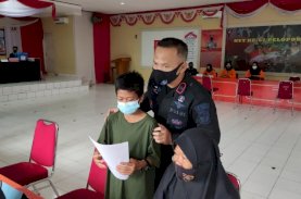 Peserta Vaksinasi Covid-19 Padati Mako Brimob Bone