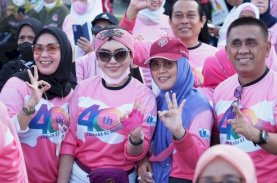 Senam Anti Aging Meriahkan Silaturahmi IKA Smansa Makassar