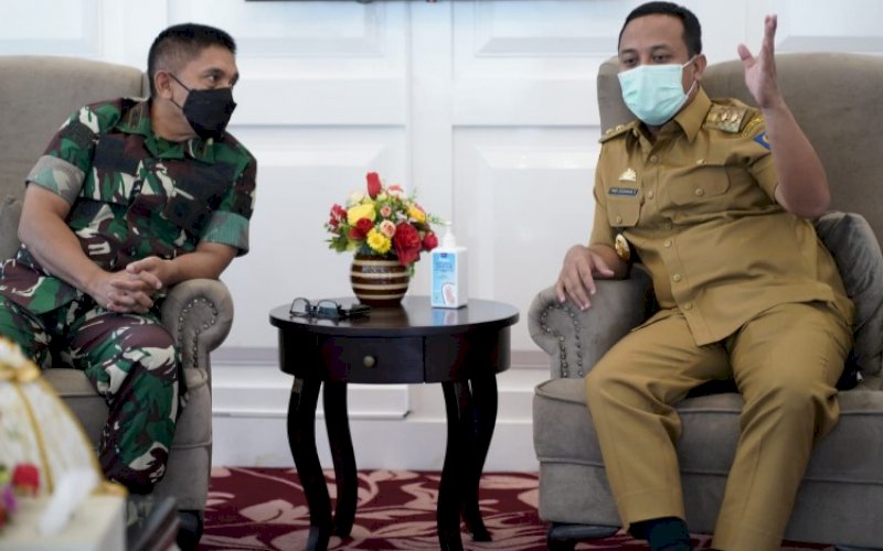 SILATURAHMI. Pangdam XIV Hasanuddin Mayjen TNI Andi Muhammad saat menemui Plt Gubernur Sulsel Andi Sudirman Sulaiman di Baruga Lounge Kantor Gubernur Sulsel, Senin (7/2/2022). foto: istimewa