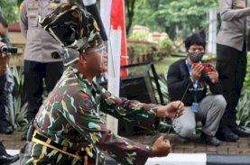 Luar Biasa, Personel Brimob Ini Angngaru di Hadapan 3 Kapolri dan 14 Kapolda Sulsel