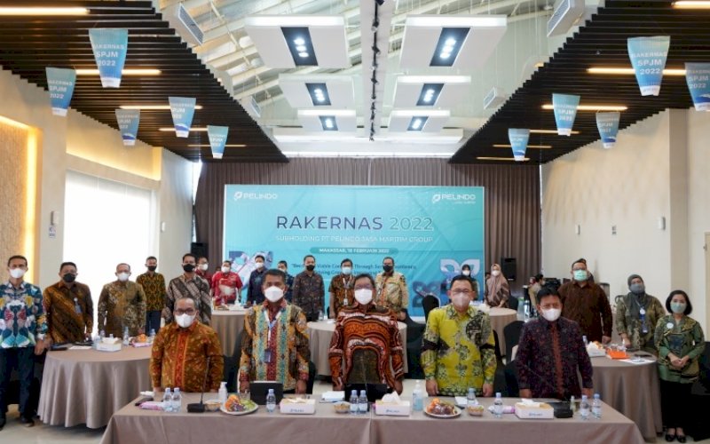 RAKERNAS. PT Pelindo Jasa Maritim, Subholding PT Pelabuhan Indonesia (Persero), menggelar Rapat Kerja Nasional (Rakernas) yang pertama pascapenggabungan empat Pelindo pada 1 Oktober 2021 dan dilakukan inbreng saham pada 3 Januari 2022 di Ruang Serbaguna Lantai 7 Kantor Pelindo di Makassar dan online melalui aplikasi zoom, Jumat (18/2/2022) lalu. foto: istimewa