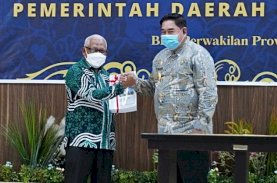 Abdul Hayat Serahkan Laporan Keuangan Unaudited 2021 ke BPK