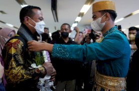 Andi Sudirman tiba di Makassar, Begini Sambutannya