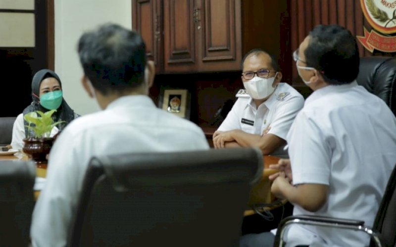 PERTEMUAN. Wali Kota Makassar, Moh Ramdhan Pomanto, menerima kunjungan BPK RI Perwakilan Provinsi Sulsel di Balai Kota Makassar, Rabu (23/3/2022). foto: istimewa