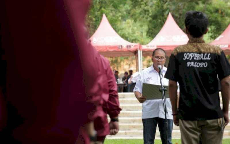 PELANTIKAN. Ketua Perbasasi Sulsel, Moh Ramdhan Pomanto, melantik dan mengukuhkan pengurus cabang Perbasasi Sulsel di Bukit Tokka Tena Rata, Kabupaten Maros, Sabtu&nbsp; (26/3/2022). foto: istimewa
