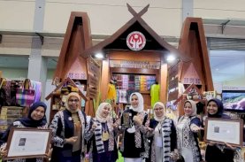 Konsep Rumah Tongkonan, Dekranasda Sulsel Stan Terbaik Inacraf 2022