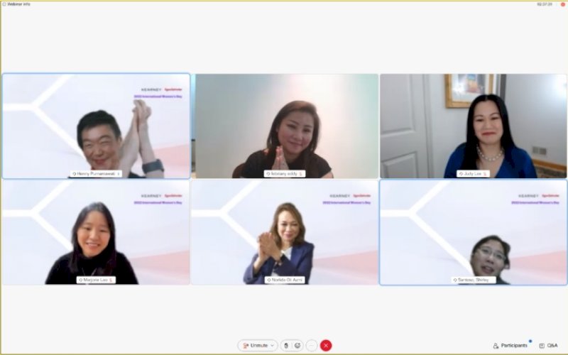 Febriany Eddy (tengah atas). foto: istimewa