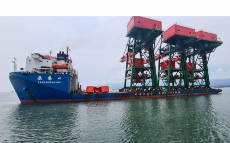 PELAYANAN KAPAL. PT Pelindo Jasa Maritim, Subholiding PT Pelabuhan Indonesia (Persero) atau Pelindo Grup menjamin kelancaran pelayanan kapal di seluruh pelabuhan kelolaan khususnya pada momen Ramadan dan jelang Hari Raya Idulfitri 1443 H/2022 M. foto: istimewa