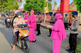 Brimob Bone Hentikan Pengendara Motor di Depan Mako, Ini Alasannya