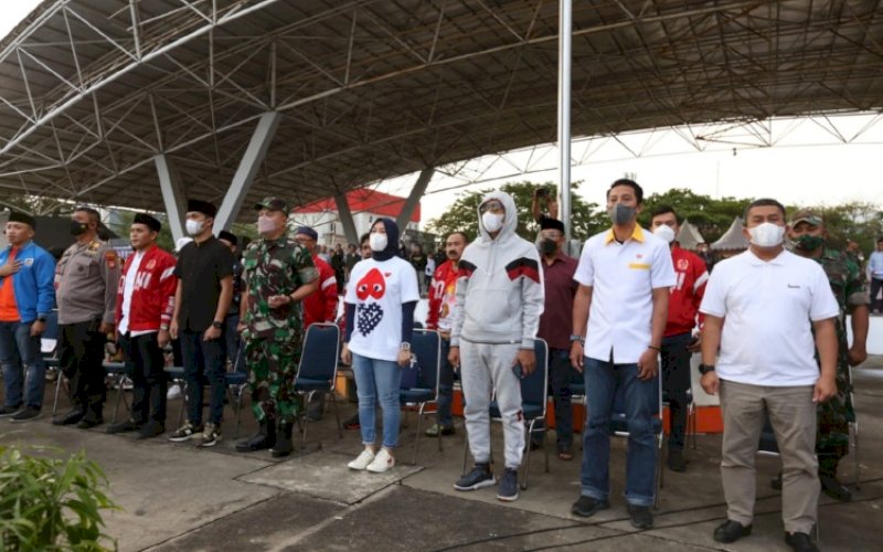 DEKLARASI. Pemkot Makassar bersama jajaran Forkopimda menggelar deklarasi anti balap liar yang diinisiasi Lantang Banggia Street Race 2022 di Tribun Lapangan Karebosi Makassar, Jumat (22/4/2022). foto: istimewa