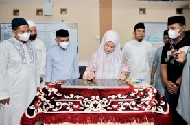 Terobos Macet Wawali Makassar Naik Motor, Resmikan Masjid di Tamalanrea