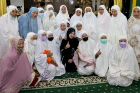 Wawali Makassar Bagikan 550 Paket Sembako di Biringkanaya