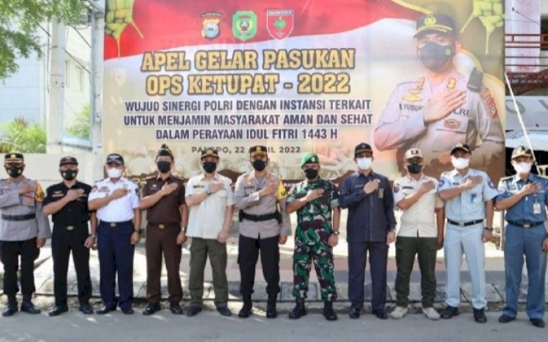 APEL. Apel gelar pasukan Operasi Ketupat 2022 digelar di Polres Palopo, Rabu (22/4/2022). foto: istimewa