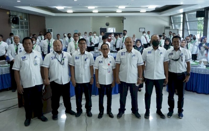 PENDIDIKAN. Perumda Air Minum Kota Makassar melaksanakan Pendidikan dan Pelatihan Manajemen Air Minum Berbasis Kompetensi Tingkat Muda Angkatan Ke-120 bekerja sama dengan YPTD Pamsi secara online di Aula Tirta Dharma Perumda Air Minum Kota Makassar, 20-28 April 2022. foto: istimewa