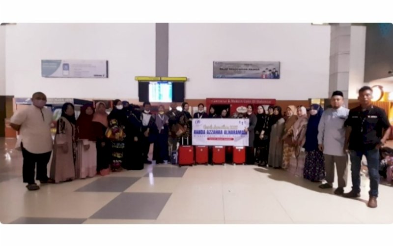 JEMAAH UMRAH. PT Randa Azzahra Alharamain Travel memberangkatkan rombongan jemaah umrah awal Ramadan asal Makassar, Jumat (1/4/2022). foto: istimewa