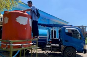 Ramadan, Perumda Air Minum Makassar Pasang Tandon di Masjid