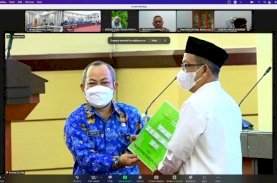 Gubernur Bersama ASN dan Non ASN Sulsel Salurkan Zakat Melalui Baznas