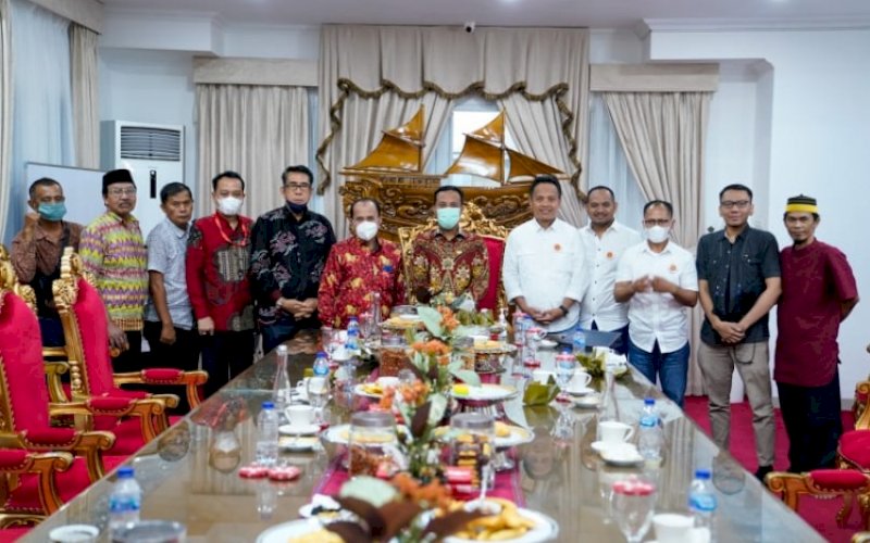 AUDIENSI. Gubernur Sulsel, Andi Sudirman Sulaiman, menerima audiensi BPP KKLR di Rumah Jabatan Wakil Gubernur Sulsel, Sabtu (14/5/2022). foto: istimewa 