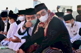 Gubernur Sulsel dan Mentan Salat Id Bersama Warga di Pelataran Masjid Kubah 99 Asmaul Husna