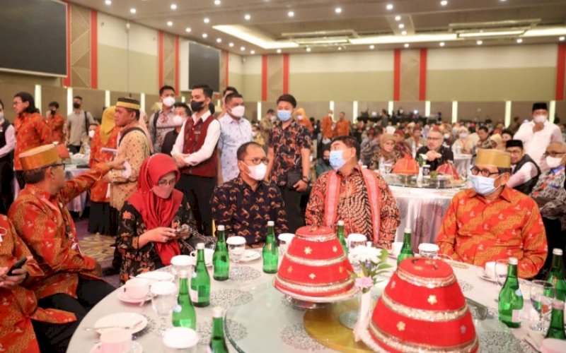 PSBM. Wali Kota Makassar, Moh Ramdhan Pomanto (tengah), hadir dalam pembukaan PSBM XXII di Hotel Claro Makassar, Sabtu (14/5/2022). foto: istimewa