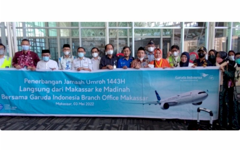 PELEPASAN. Suasana pelepasan jemaah umrah untuk rute penerbangan langsung Makassar-Madinah menggunakan maskapai penerbangan Garuda Indonesia di Bandara Internasional Sultan Hasanuddin Makassar, Senin (3/5/2022). foto: istimewa