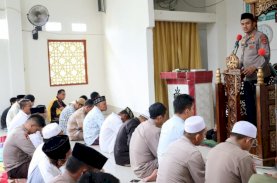Safari Jumat, Kapolres Palopo Ajak Jemaah Awasi Pergaulan Anak