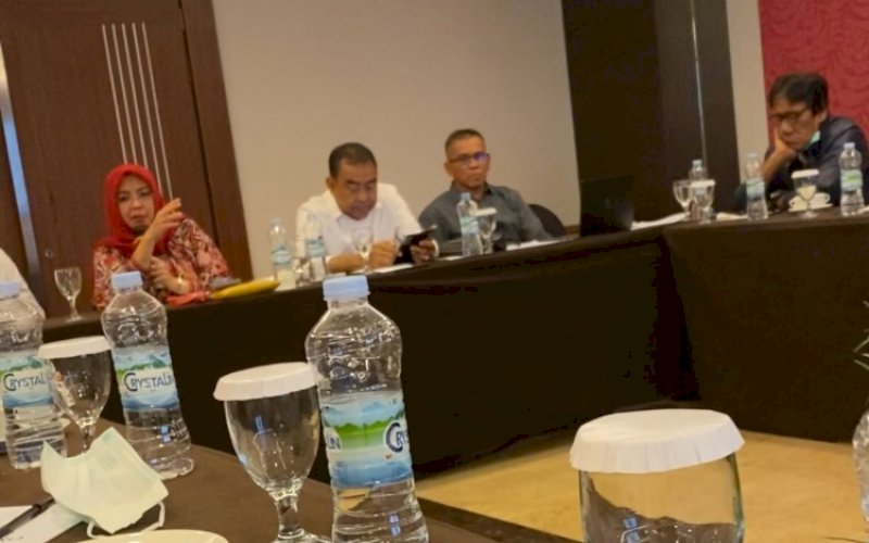 PERSIAPAN. Rapat final check yang dilakukan panitia PSBM 2022 di Hotel Claro Makassar, Rabu (11/5/2022). foto: istimewa