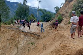 Ruas Jalan Sabbang-Tallang Longsor, Dinas PUTR Sulsel Lakukan Penanganan Darurat