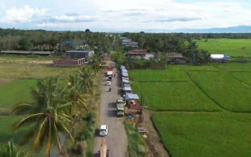 Jalan provinsi pada ruas Salaonro-Ulugalung di Kabupaten Wajo. foto: istimewa