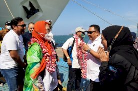 Ketua Harian IKA SMANSA Makassar Sambut Kedatangan Rombongan Peserta Tenas III