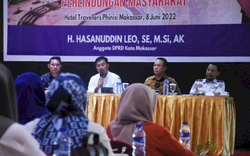 SOSIALISASI PERDA. Anggota DPRD Kota Makassar, Hasanuddin Leo, menggelar sosialisasi penyebarluasan Peraturan Daerah nomor 7 tahun 2021 tentang Ketertiban Umum, Ketentraman, dan Perlindungan Masyarakat di Hotel Travellers Makassar, Rabu (8/6/2022). foto: istimewa