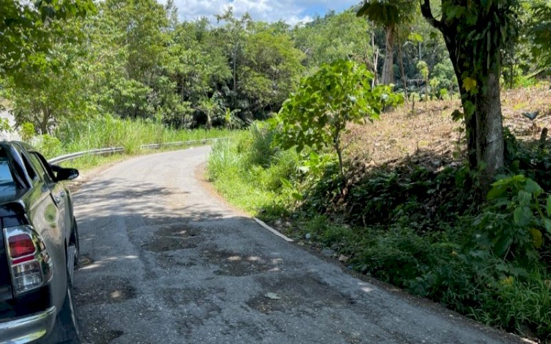 SEGERA DIKERJA. Dinas PUTR Provinsi Sulsel segera melukan penanganan jalan yang rusak berat di ruas Paleteang-Malaga-Kabere di Kabupaten Enrekang. foto: istimewa