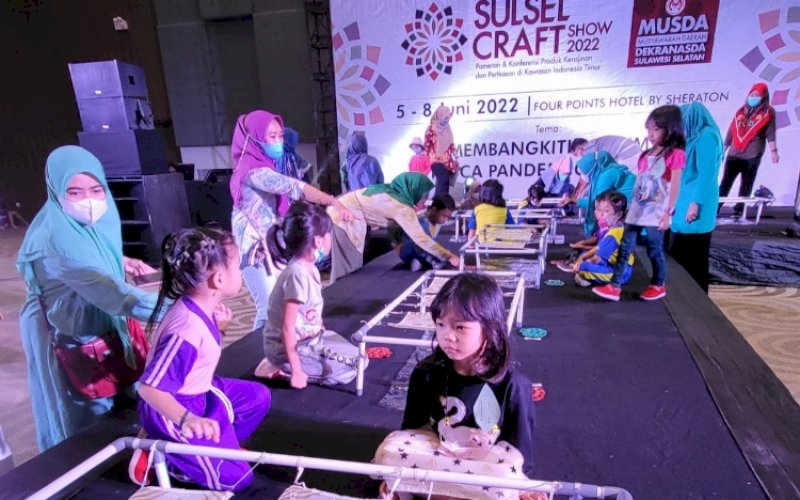 IKM. Pemprov Sulsel melalui Dekranasda Sulsel berupaya untuk membangkitkan kembali Industri Kecil Menengah (IKM) pascapandemi dengan menggelar Sulsel Craft Show 2022. foto: istimewa