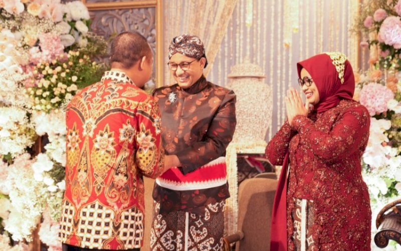 PERNIKAHAN. Gubernur Sulsel Andi Sudirman Sulaiman menghadiri pernikahan putri sulung Gubernur DKI Jakarta Anies Baswedan di Ancol, Jakarta Utara, Jumat (29/7/2022). foto: istimewa