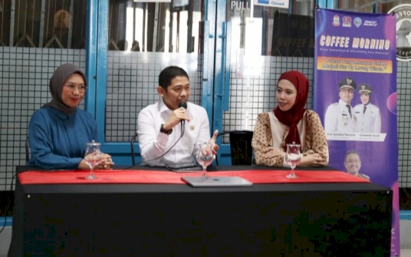 COFFEE MORNING. Diskominfo Makassar menggelar coffee morning di salah satu cafe di Kota Makassar, Rabu (13/7/2022). foto: istimewa