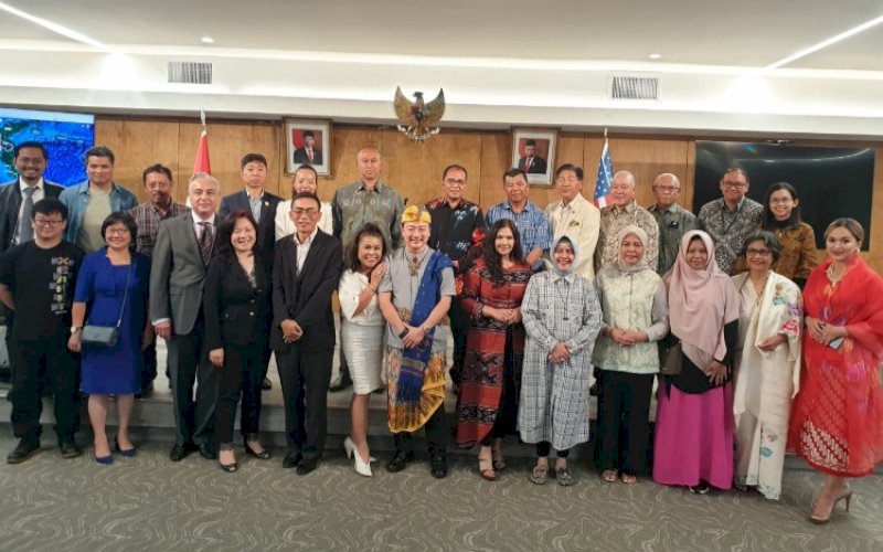 PERTEMUAN. Wali Kota Makassar, Moh Ramdhan Pomanto, bersama rombongan melakukan pertemuan dengan Los Angeles Business Council di Los Angeles, Amerika Setikat, Rabu (27/7/2022) waktu setempat. foto: istimewa