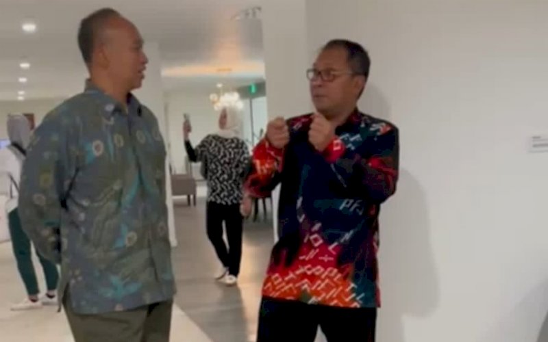 TUR. Wali Kota Makassar Moh Ramdhan Pomanto didampingi Konsul Jenderal Republik Indonesia di Los Angeles Saud Purwanto Krisnawan tur berkeliling Kantor KJRI di Los Angeles, Amerika Serikat, Rabu (27/7/2022) waktu setempat. foto: istimewa