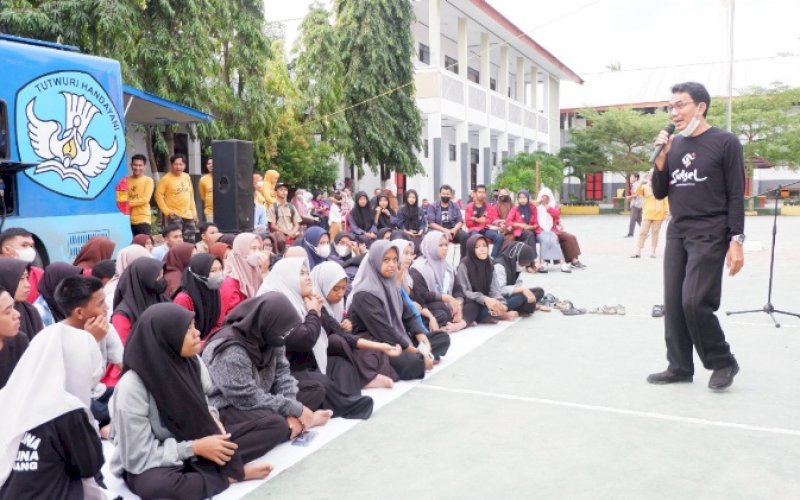 EDUKASI. Disbudpar Provinsi Sulsel melalui UPT Museum dan Taman Budaya melaksanakan kegiatan Gerakan Cinta Museum di Kabupaten Takalar. foto: istimewa