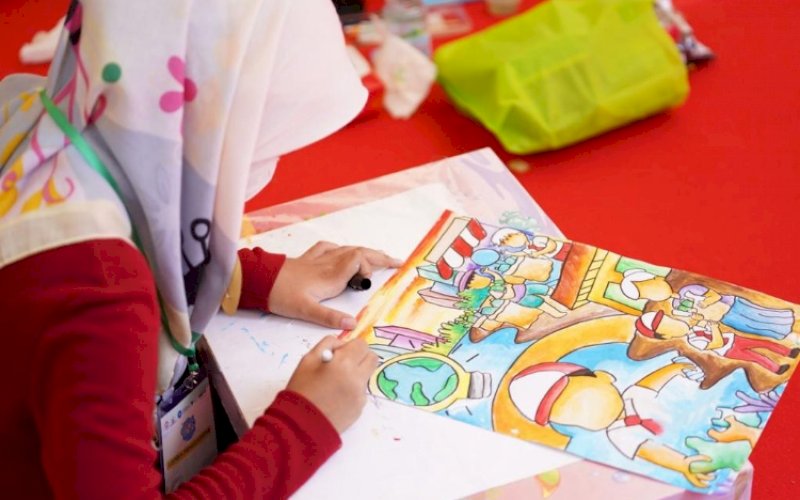 FESTIVAL ANAK. Aktivitas anak-anak pada Festival Hari Anak Nasional 2022 yang dilaksanakan Tim Penggerak PKK Provinsi Sulsel di Baruga Pattingaloang Rumah Jabatan Gubernur Sulsel, Sabtu (30/7/2022). foto: istimewa